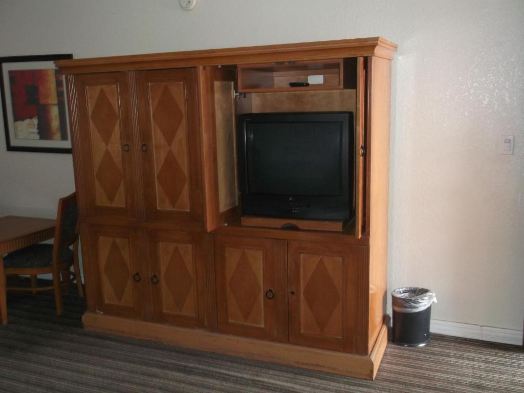 Travel Inn And Suites Fresno Quarto foto